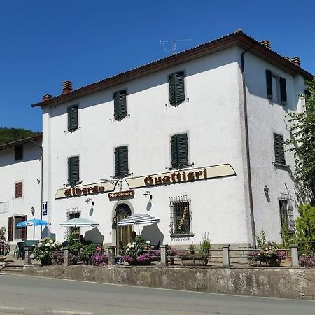Albergo Ristorante Gualtieri باربيرينو دي موجيلو المظهر الخارجي الصورة