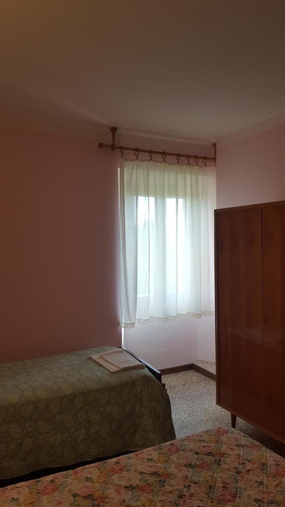Albergo Ristorante Gualtieri باربيرينو دي موجيلو المظهر الخارجي الصورة