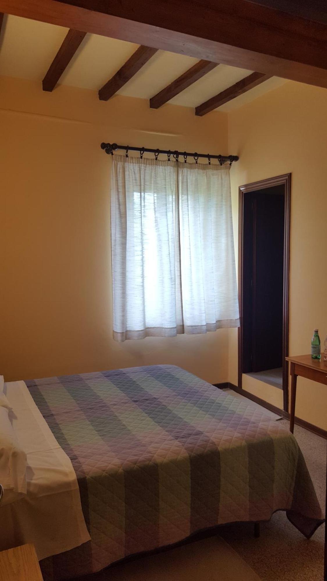 Albergo Ristorante Gualtieri باربيرينو دي موجيلو الغرفة الصورة