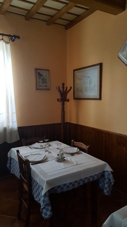 Albergo Ristorante Gualtieri باربيرينو دي موجيلو المظهر الخارجي الصورة