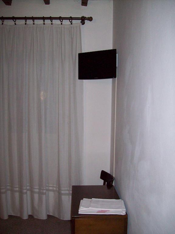 Albergo Ristorante Gualtieri باربيرينو دي موجيلو الغرفة الصورة