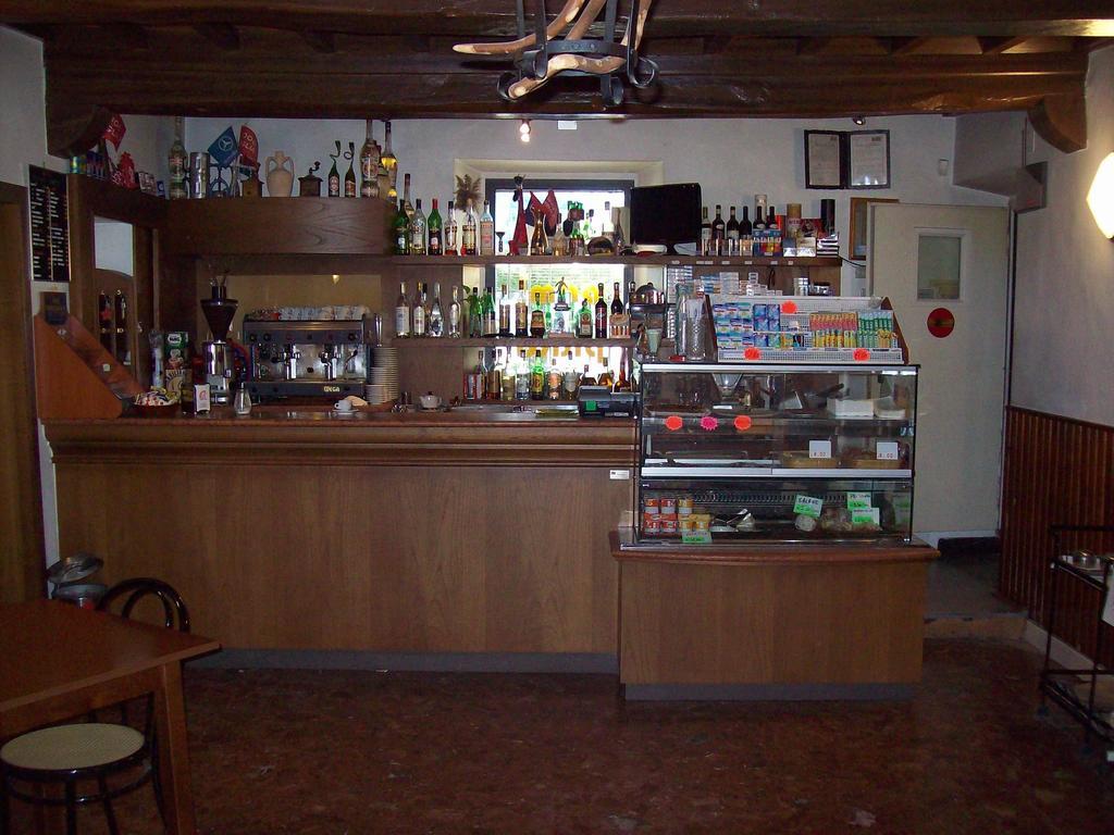 Albergo Ristorante Gualtieri باربيرينو دي موجيلو المظهر الخارجي الصورة