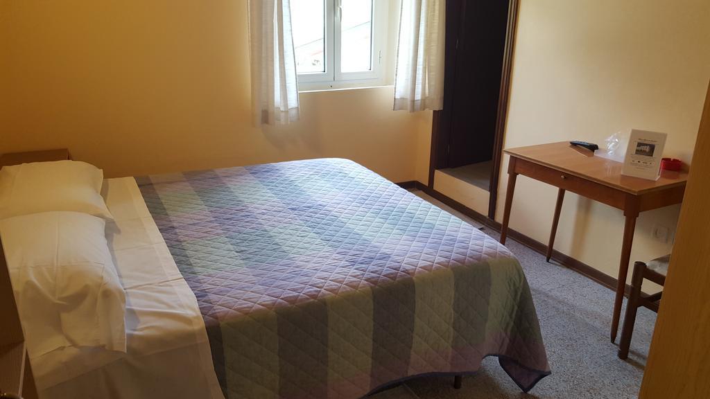 Albergo Ristorante Gualtieri باربيرينو دي موجيلو الغرفة الصورة